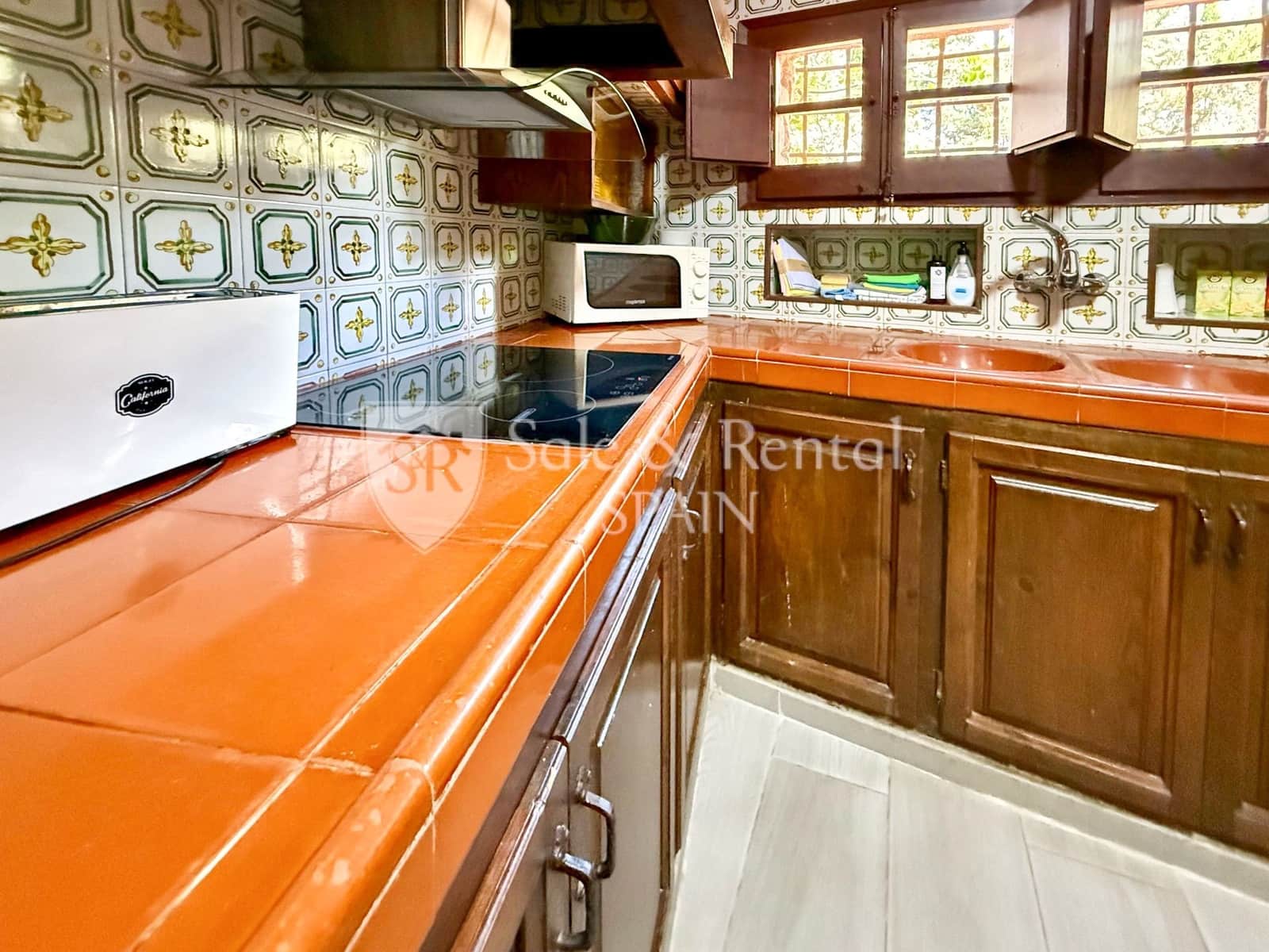 7 soverom Villa til salgs i Girona by med svømmebasseng garasje - € 1 325 000 (Ref: 9317159)