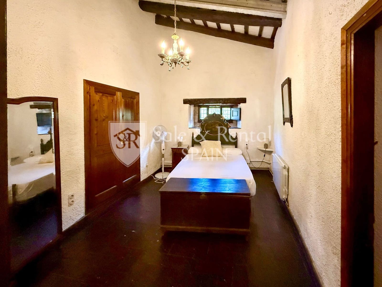 7 soverom Villa til salgs i Girona by med svømmebasseng garasje - € 1 325 000 (Ref: 9317159)