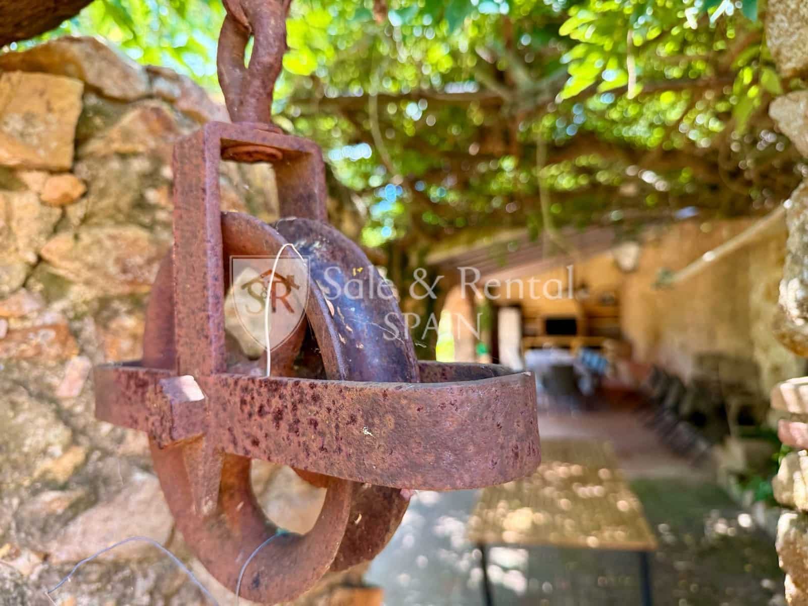 7 soverom Villa til salgs i Girona by med svømmebasseng garasje - € 1 325 000 (Ref: 9317159)