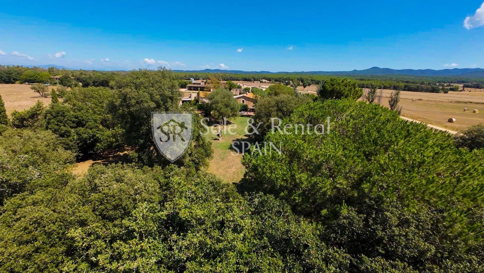 7 soverom Villa til salgs i Girona by med svømmebasseng garasje - € 1 325 000 (Ref: 9317159)