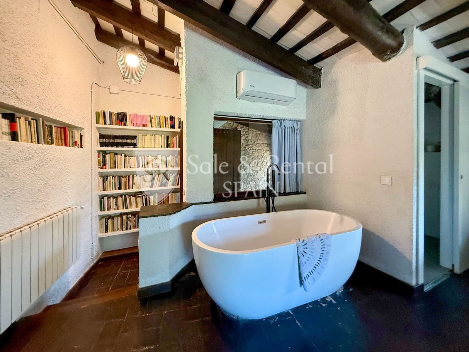 7 soverom Villa til salgs i Girona by med svømmebasseng garasje - € 1 325 000 (Ref: 9317159)