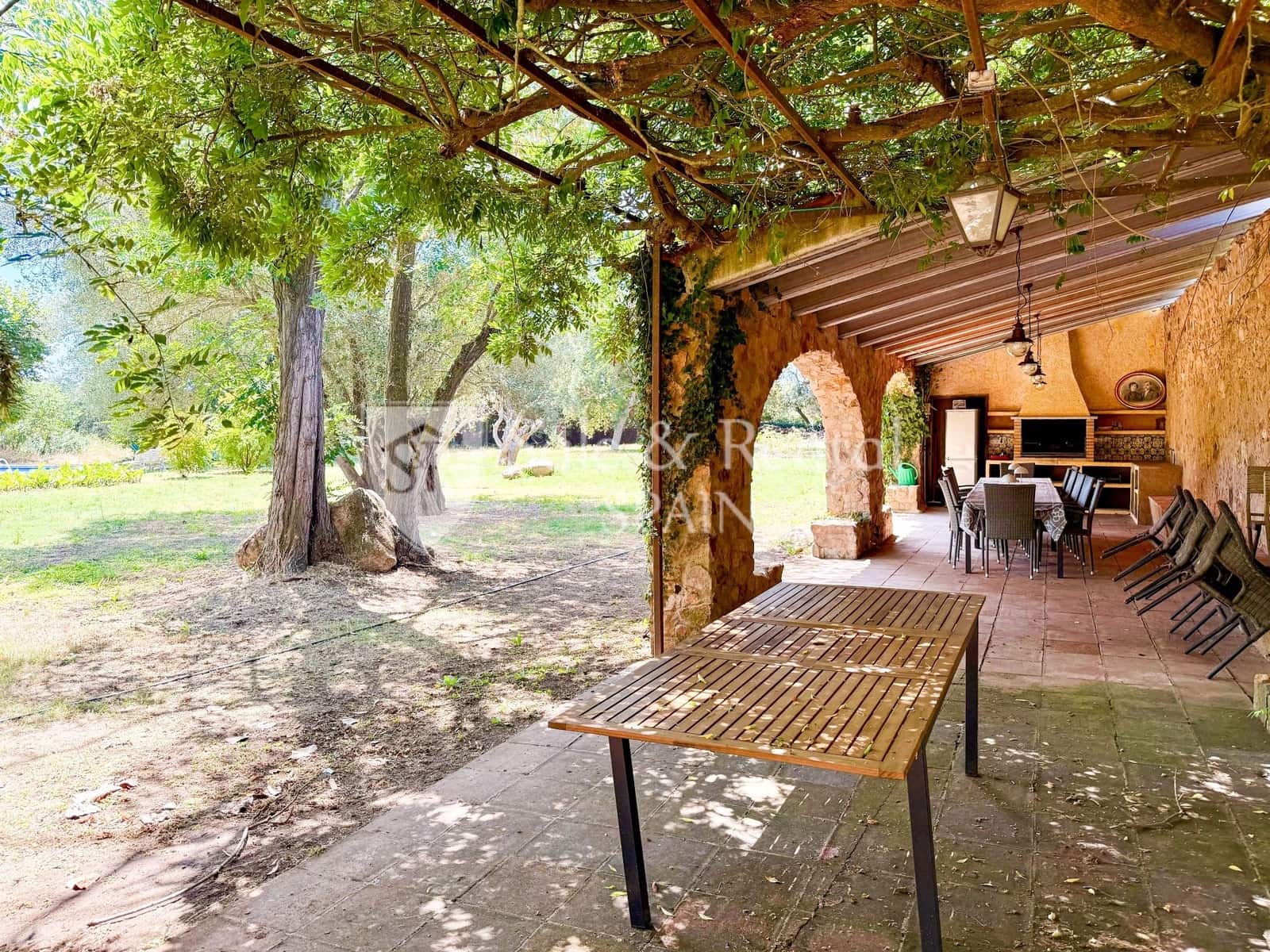 7 soverom Villa til salgs i Girona by med svømmebasseng garasje - € 1 325 000 (Ref: 9317159)