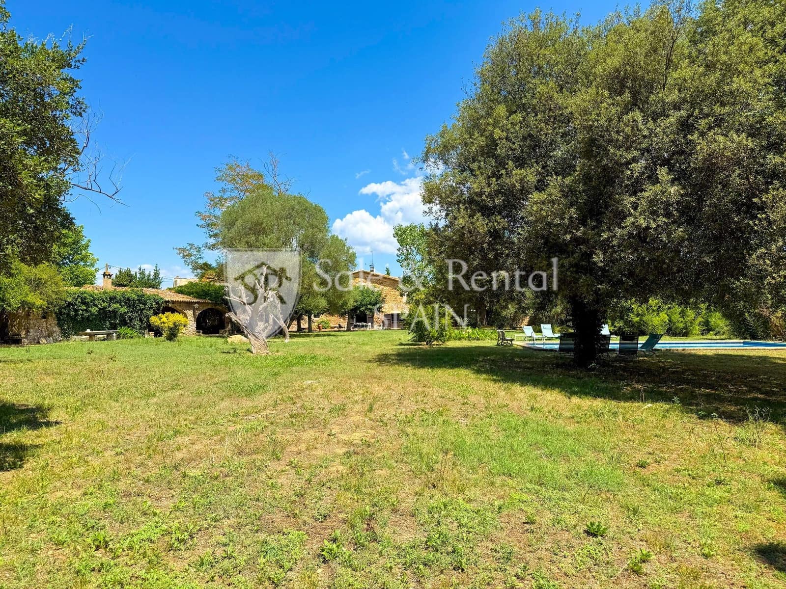 7 soverom Villa til salgs i Girona by med svømmebasseng garasje - € 1 325 000 (Ref: 9317159)