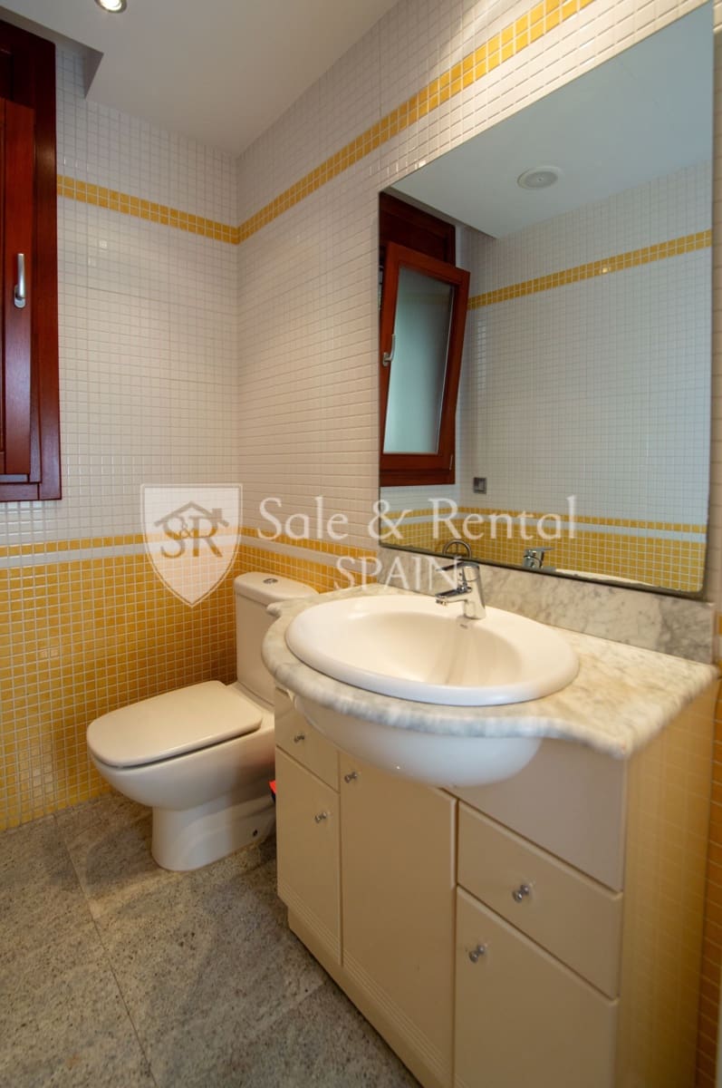 Chalet de 7 habitaciones en Blanes en venta con piscina garaje - 850.000 € (Ref: 9355452)