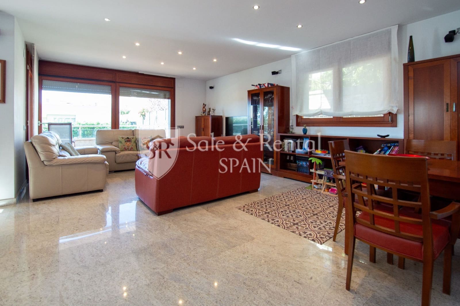 Chalet de 7 habitaciones en Blanes en venta con piscina garaje - 850.000 € (Ref: 9355452)