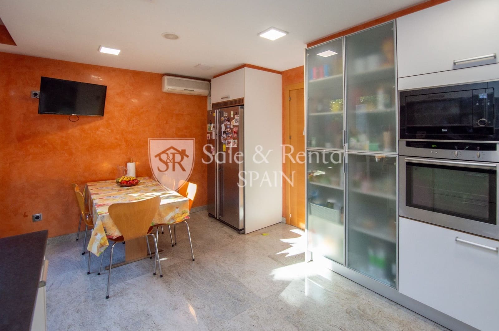 Chalet de 7 habitaciones en Blanes en venta con piscina garaje - 850.000 € (Ref: 9355452)