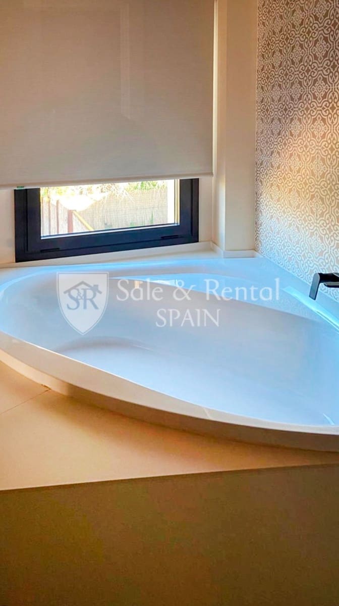 9 slaapkamer Villa te koop in Santa Cristina d'Aro met zwembad - € 6.950.000 (Ref: 9374933)