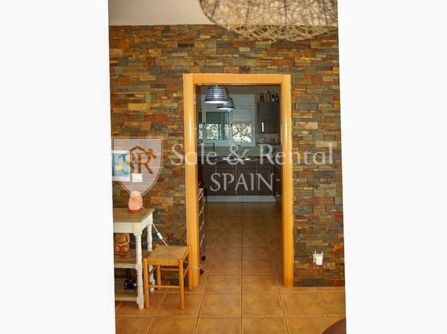 4 bedroom Villa for sale in Santa Cristina d'Aro with pool garage - € 398,000 (Ref: 9395689)