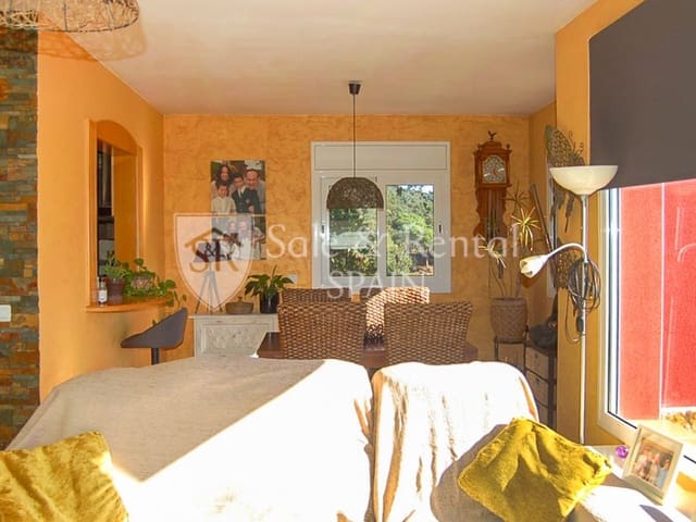 4 bedroom Villa for sale in Santa Cristina d'Aro with pool garage - € 398,000 (Ref: 9395689)