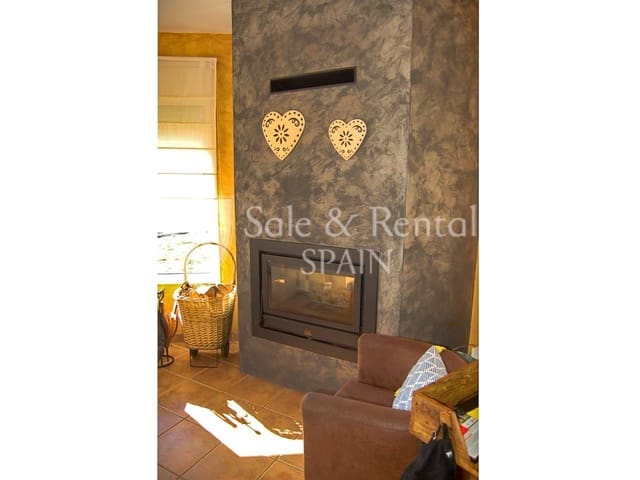 4 bedroom Villa for sale in Santa Cristina d'Aro with pool garage - € 398,000 (Ref: 9395689)