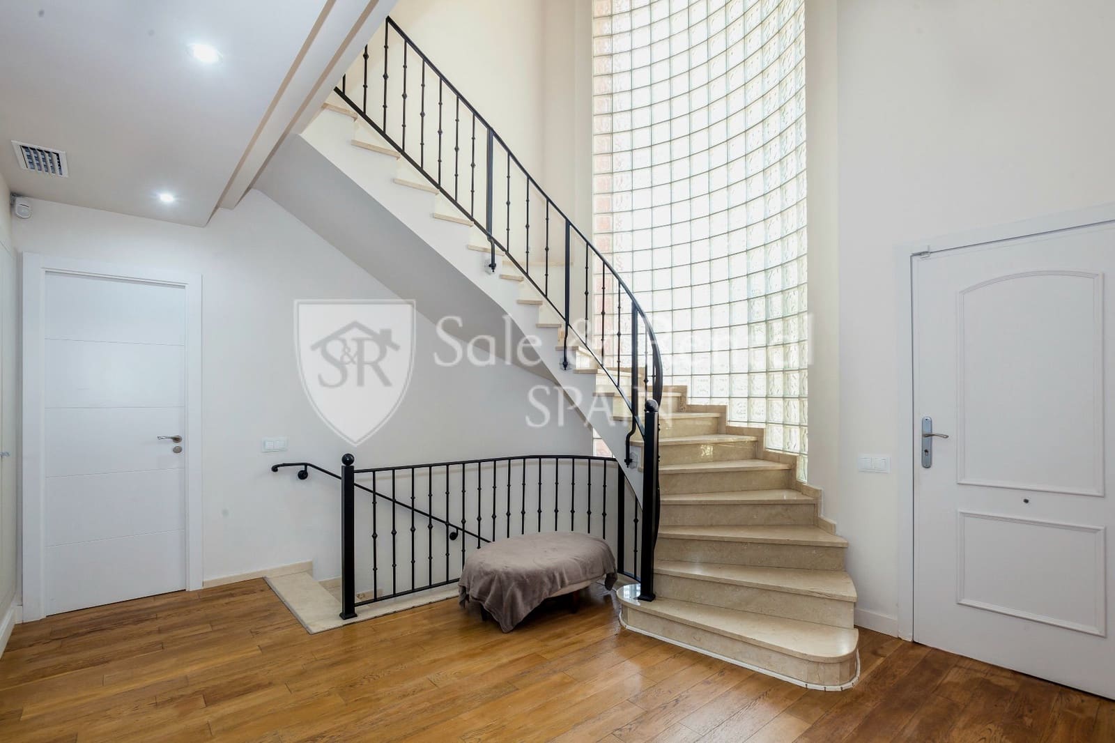 6 soverom Villa til salgs i Gava med svømmebasseng garasje - € 2 650 000 (Ref: 9398148)