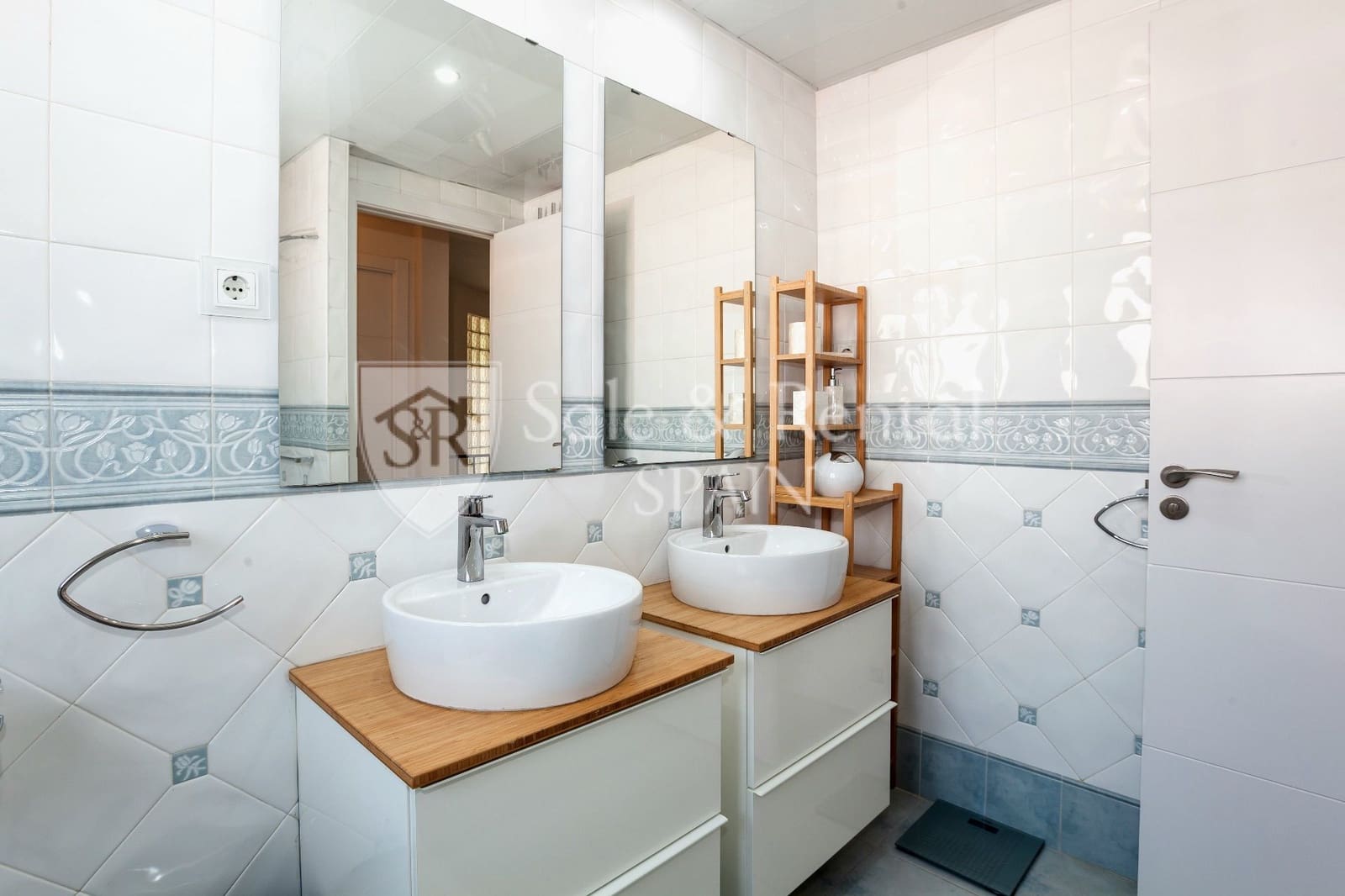 6 soverom Villa til salgs i Gava med svømmebasseng garasje - € 2 650 000 (Ref: 9398148)