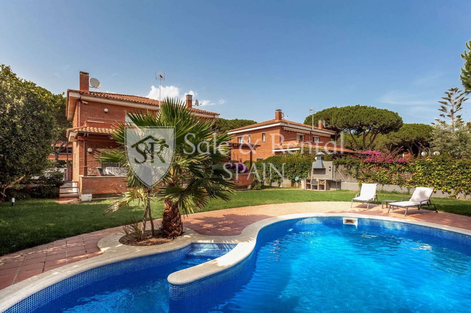 6 soverom Villa til salgs i Gava med svømmebasseng garasje - € 2 650 000 (Ref: 9398148)