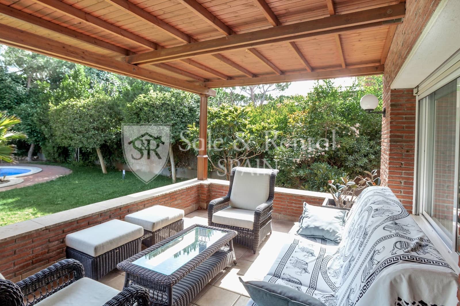 6 soverom Villa til salgs i Gava med svømmebasseng garasje - € 2 650 000 (Ref: 9398148)