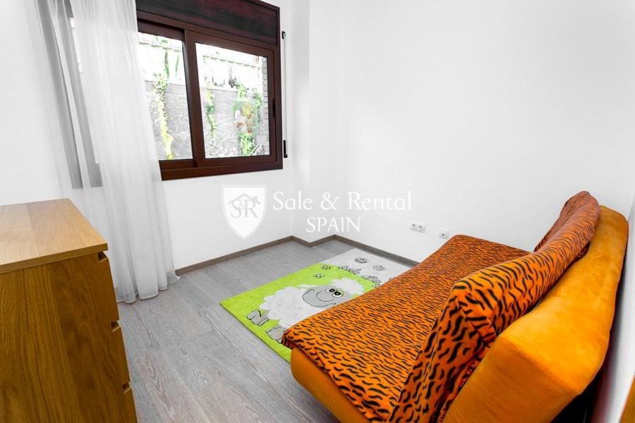 4 soverom Villa til salgs i Lloret de Mar med svømmebasseng - € 440 000 (Ref: 9421820)