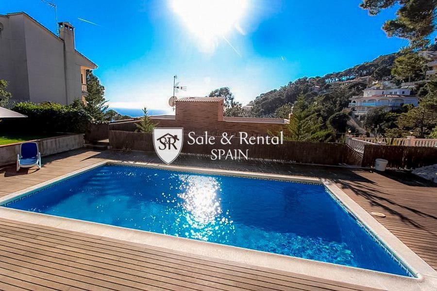 4 soverom Villa til salgs i Lloret de Mar med svømmebasseng - € 440 000 (Ref: 9421820)