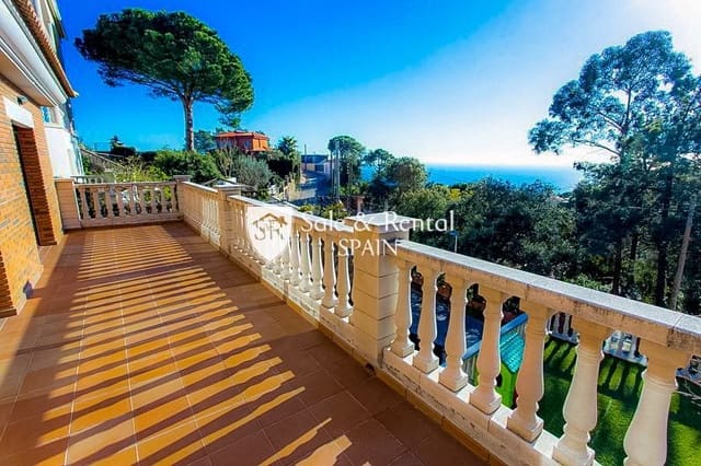 4 soveværelse Villa til salg i Serra Brava, Lloret de Mar med swimmingpool - € 440.000 (Ref: 9421820)