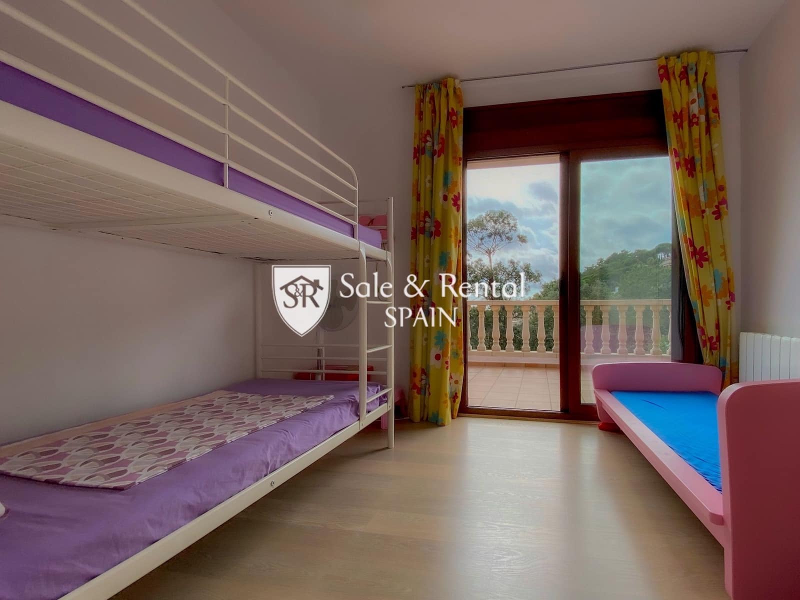 4 soverom Villa til salgs i Lloret de Mar med svømmebasseng - € 440 000 (Ref: 9421820)