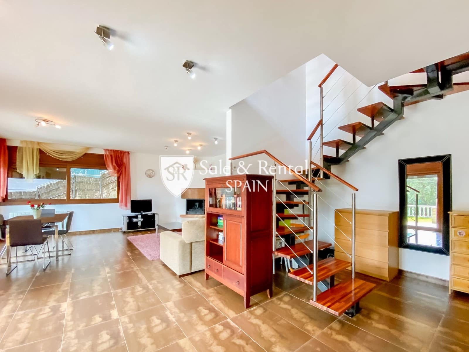 4 soverom Villa til salgs i Lloret de Mar med svømmebasseng - € 440 000 (Ref: 9421820)