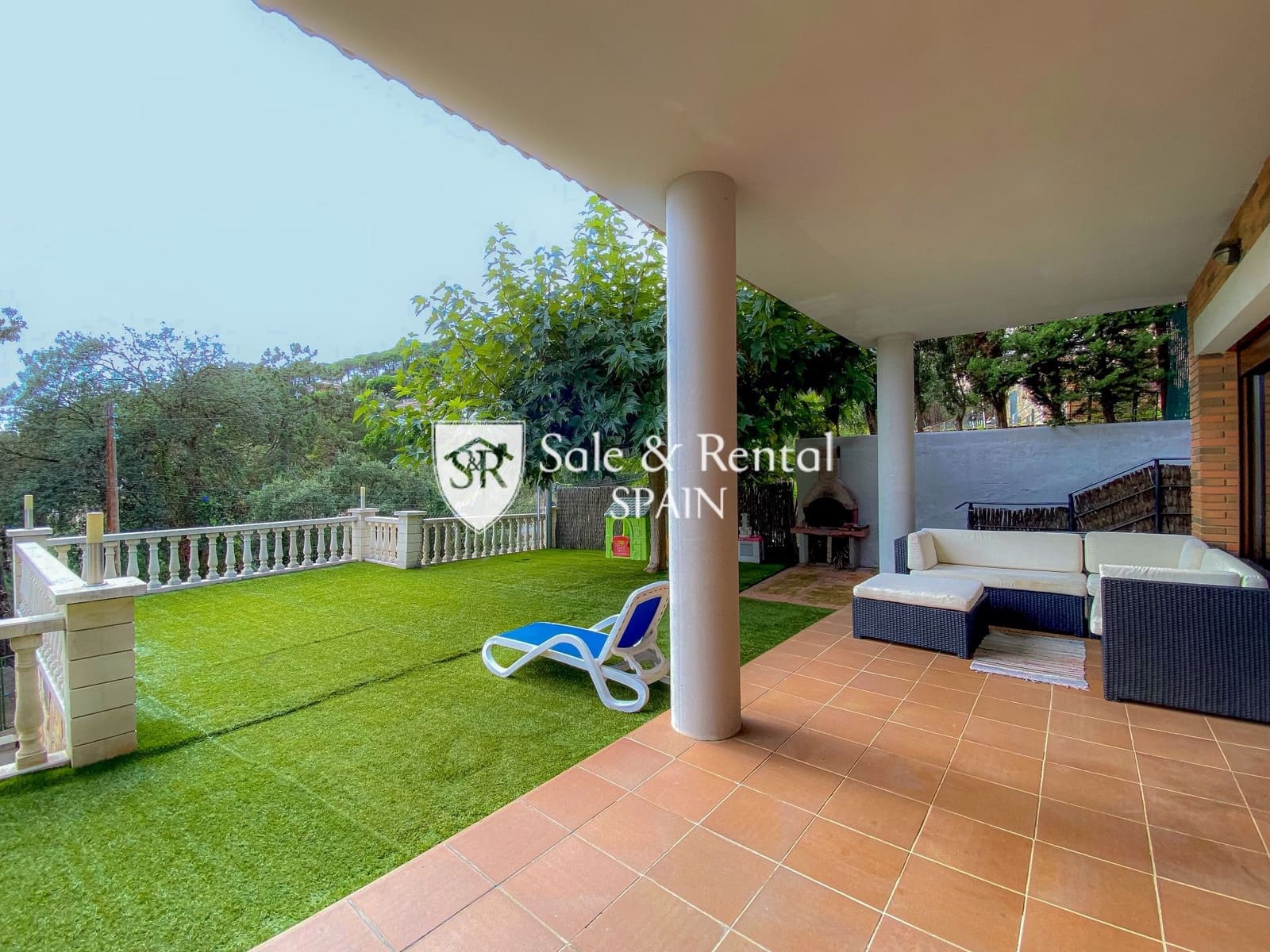 4 soverom Villa til salgs i Lloret de Mar med svømmebasseng - € 440 000 (Ref: 9421820)