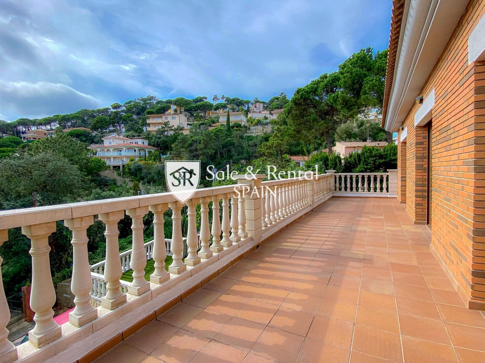 4 soverom Villa til salgs i Lloret de Mar med svømmebasseng - € 440 000 (Ref: 9421820)