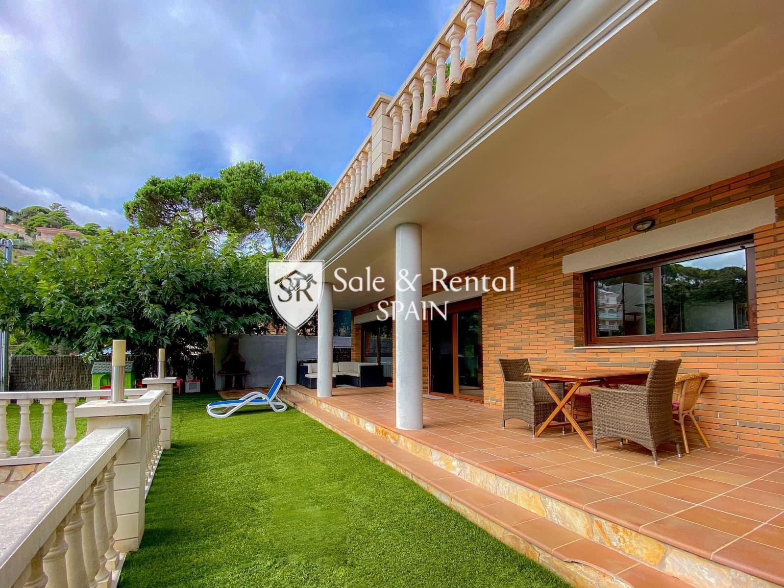 4 soverom Villa til salgs i Lloret de Mar med svømmebasseng - € 440 000 (Ref: 9421820)