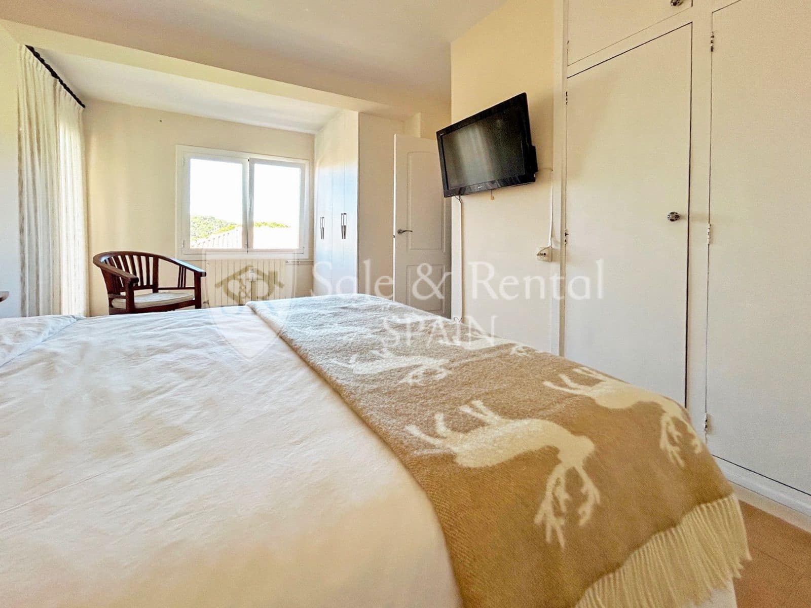 4 sypialnia Willa na sprzedaż w Lloret de Mar z basenem garażem - 630 000 € (Ref: 9473748)