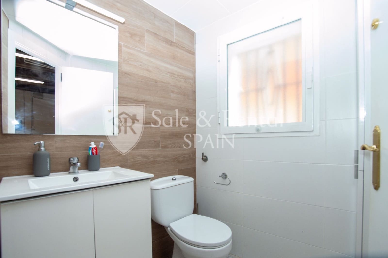 4 bedroom Villa for sale in Sant Feliu de Guixols with garage - € 450,000 (Ref: 9478536)