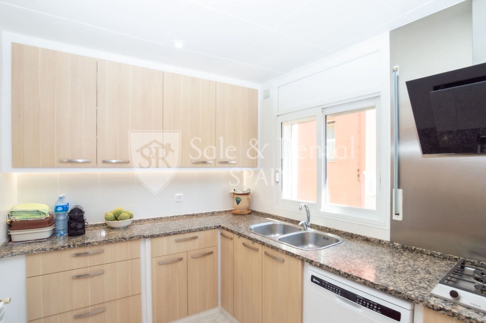 4 bedroom Villa for sale in Sant Feliu de Guixols with garage - € 450,000 (Ref: 9478536)