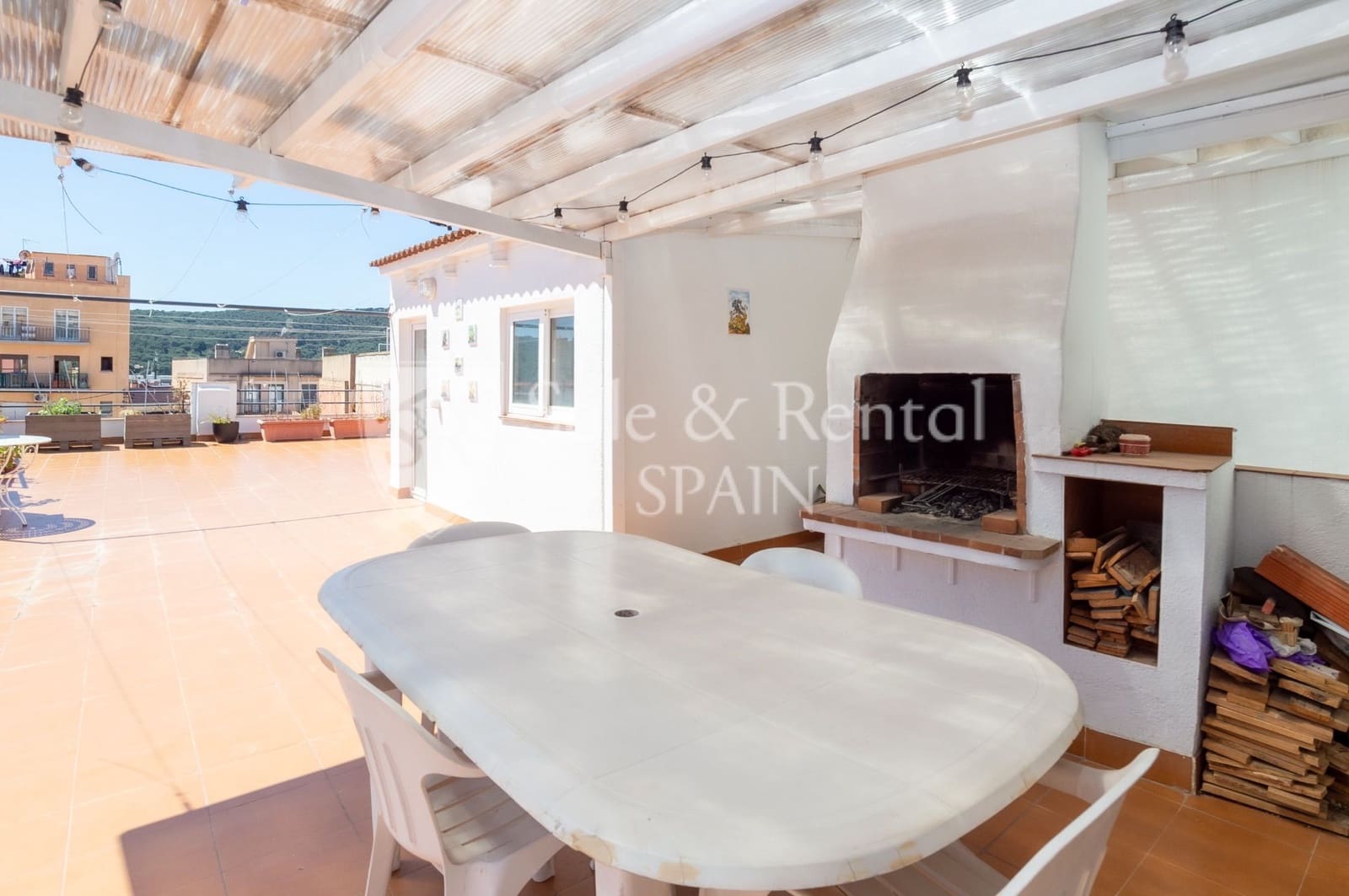 4 bedroom Villa for sale in Sant Feliu de Guixols with garage - € 450,000 (Ref: 9478536)