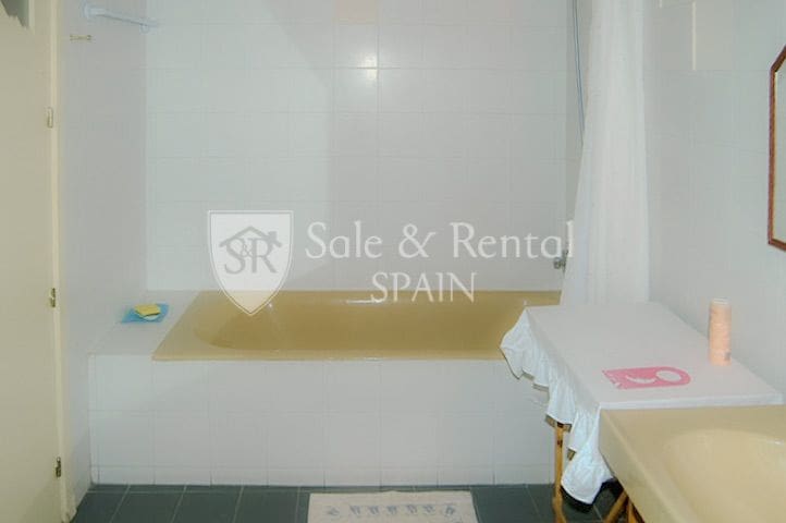 4 bedroom Villa for sale in Tossa de Mar - € 395,000 (Ref: 9478537)