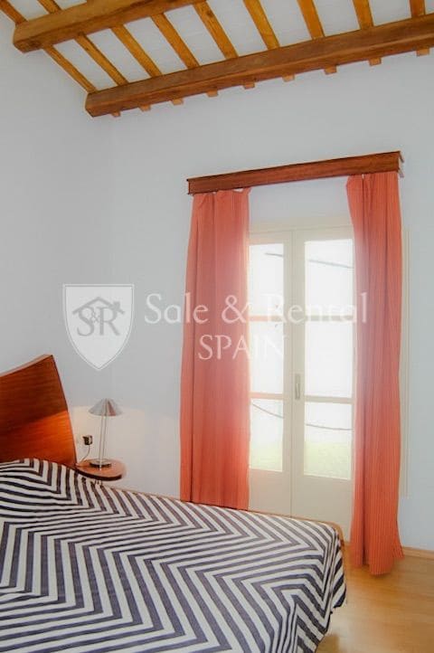 4 bedroom Villa for sale in Tossa de Mar - € 395,000 (Ref: 9478537)