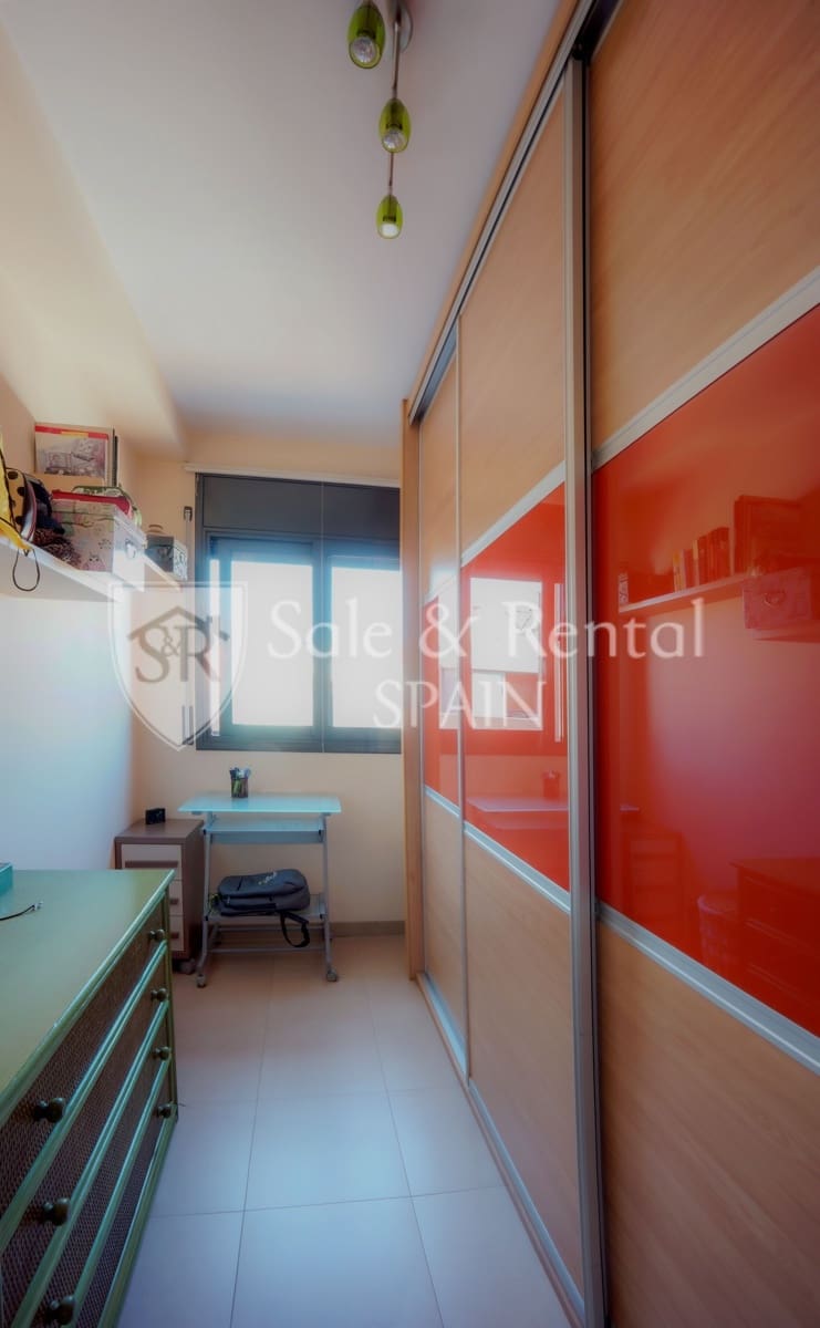 3 bedroom Flat for sale in Sant Feliu de Guixols with garage - € 260,000 (Ref: 9485129)