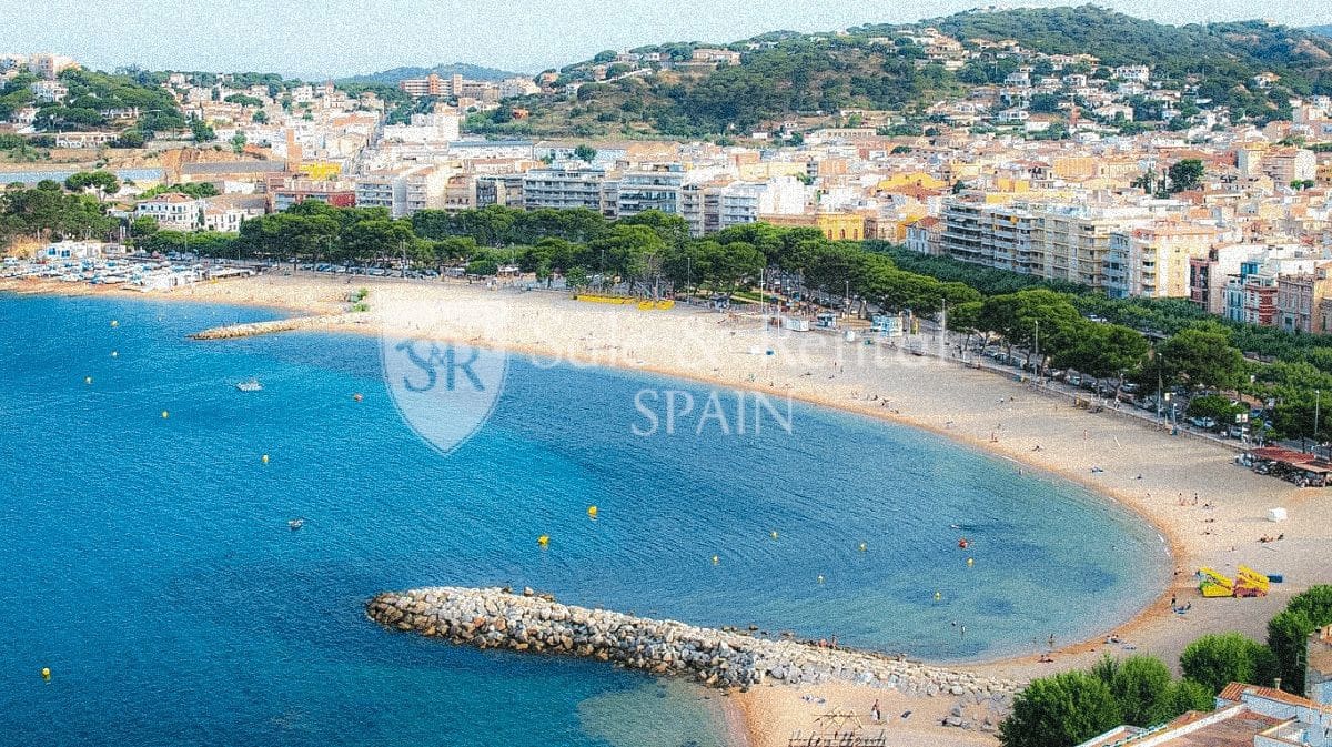 1 bedroom Flat for sale in Sant Feliu de Guixols - € 140,000 (Ref: 9488163)