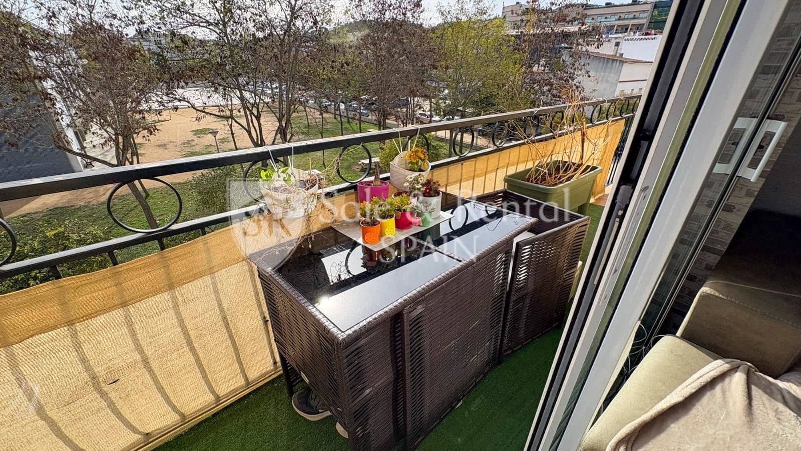 3 bedroom Flat for sale in Tossa de Mar with garage - € 250,000 (Ref: 9501813)