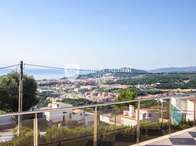 4 slaapkamer Villa te koop in Roca Grossa, Lloret de Mar met zwembad garage - € 795.000 (Ref: 9526057)