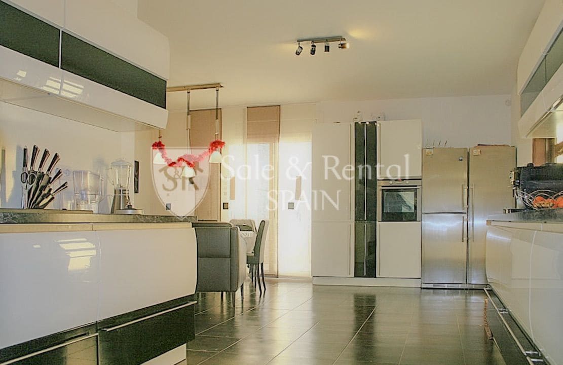 4 bedroom Villa for sale in Lloret de Mar with pool garage - € 795,000 (Ref: 9526057)