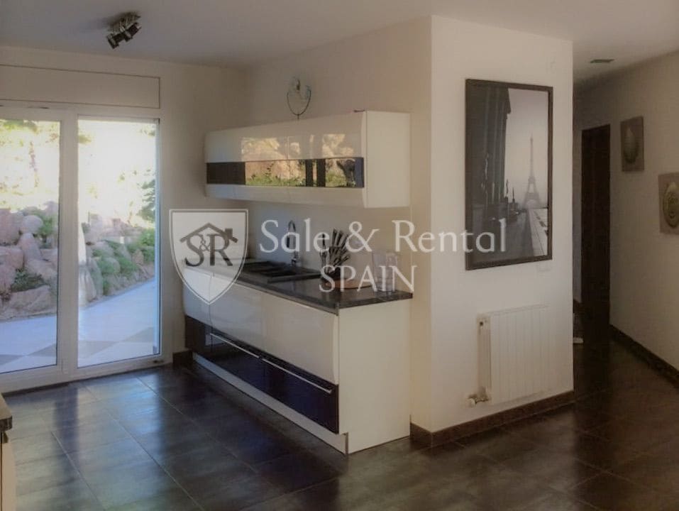 4 bedroom Villa for sale in Lloret de Mar with pool garage - € 795,000 (Ref: 9526057)