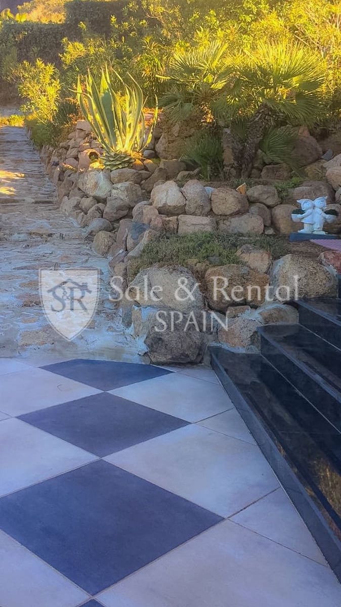 4 bedroom Villa for sale in Lloret de Mar with pool garage - € 795,000 (Ref: 9526057)