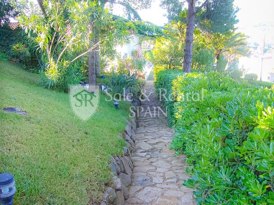 4 bedroom Villa for sale in Lloret de Mar with pool garage - € 795,000 (Ref: 9526057)