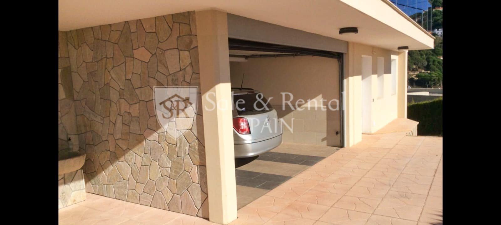 4 bedroom Villa for sale in Lloret de Mar with pool garage - € 795,000 (Ref: 9526057)