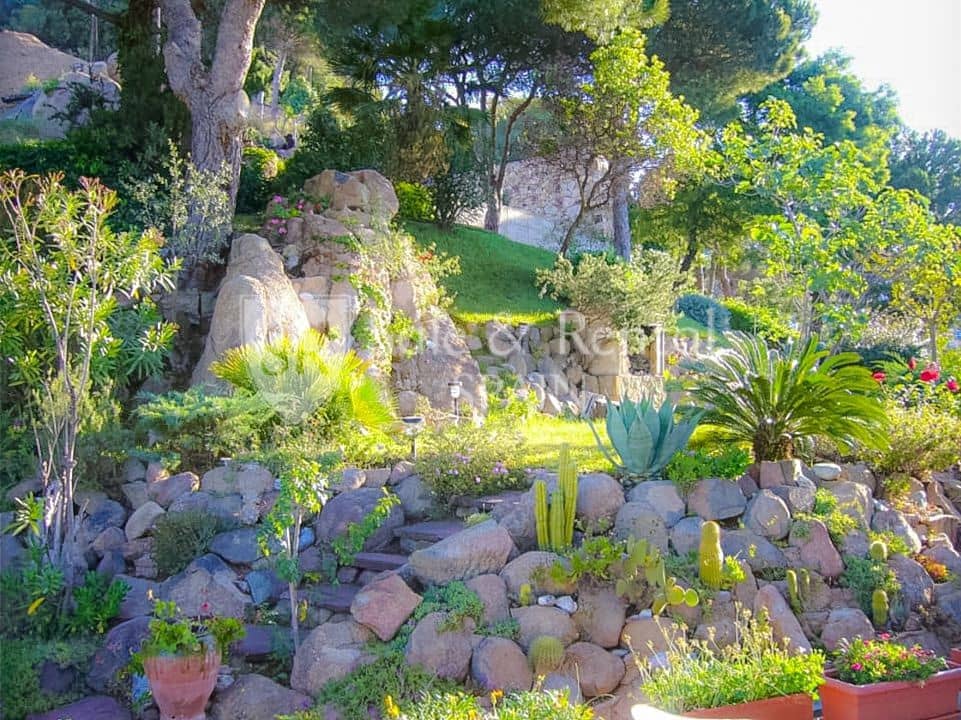 4 bedroom Villa for sale in Lloret de Mar with pool garage - € 795,000 (Ref: 9526057)