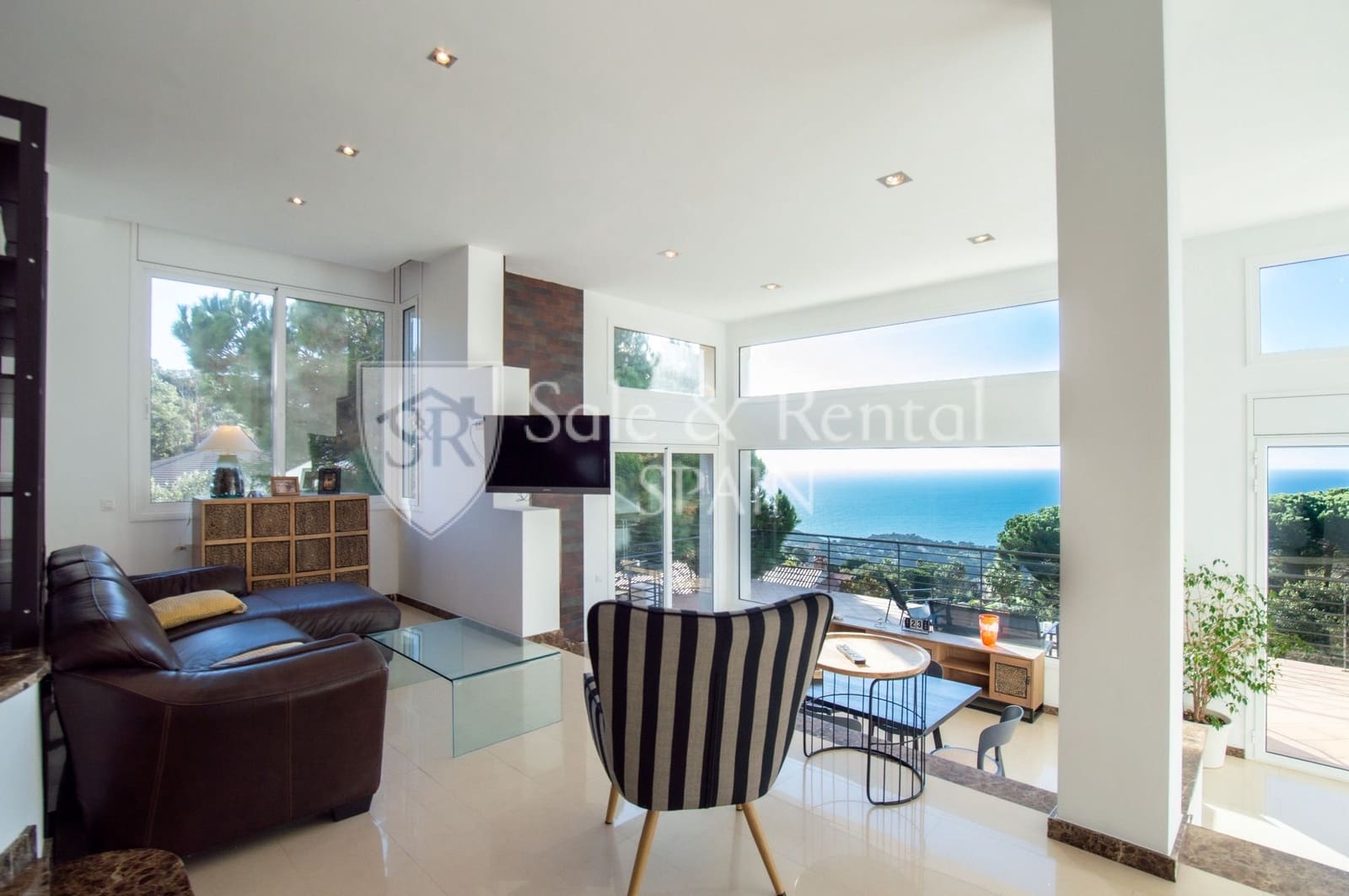 6 soveværelse Villa til salg i Lloret de Mar med swimmingpool garage - € 950.000 (Ref: 9540722)