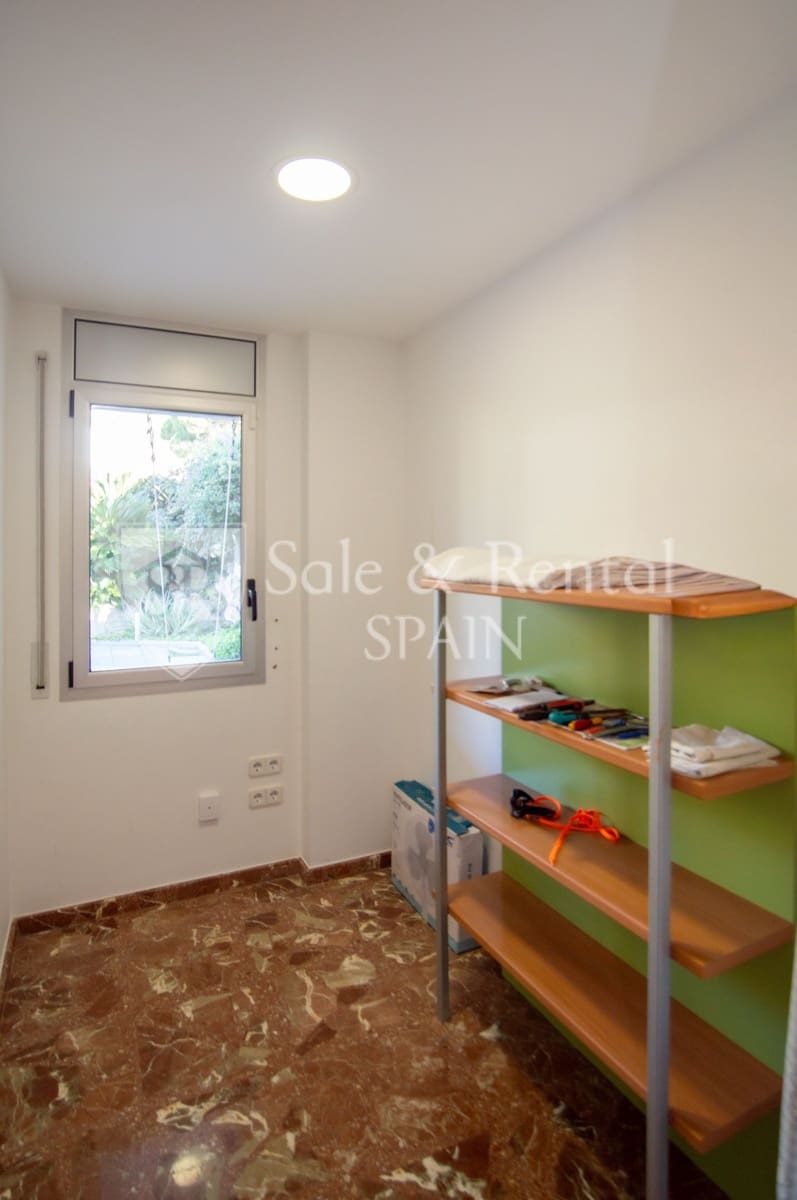 5 soveværelse Semi-Rækkehus til salg i Lloret de Mar med swimmingpool - € 649.000 (Ref: 9542980)