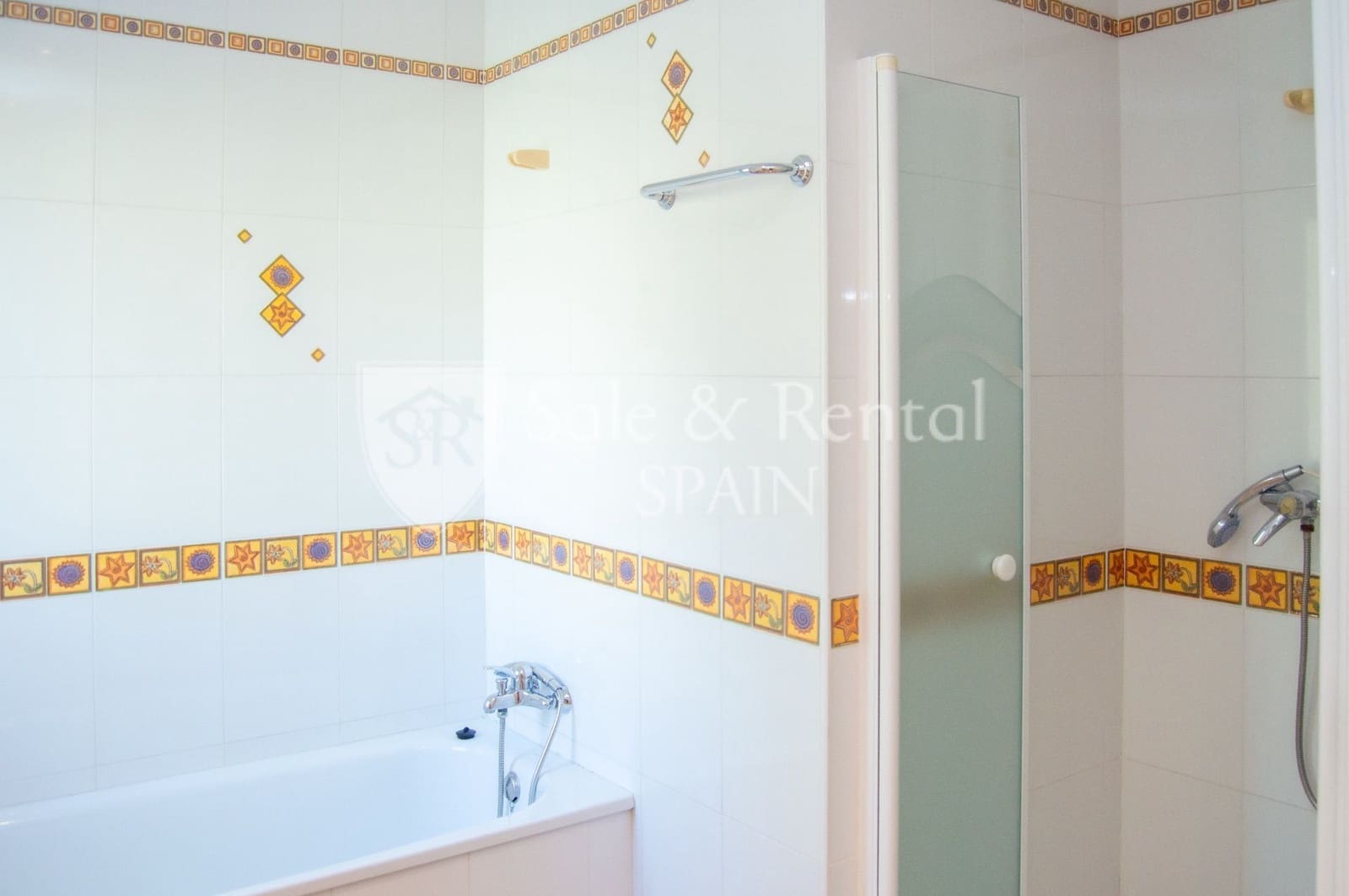 5 soveværelse Semi-Rækkehus til salg i Lloret de Mar med swimmingpool - € 649.000 (Ref: 9542980)