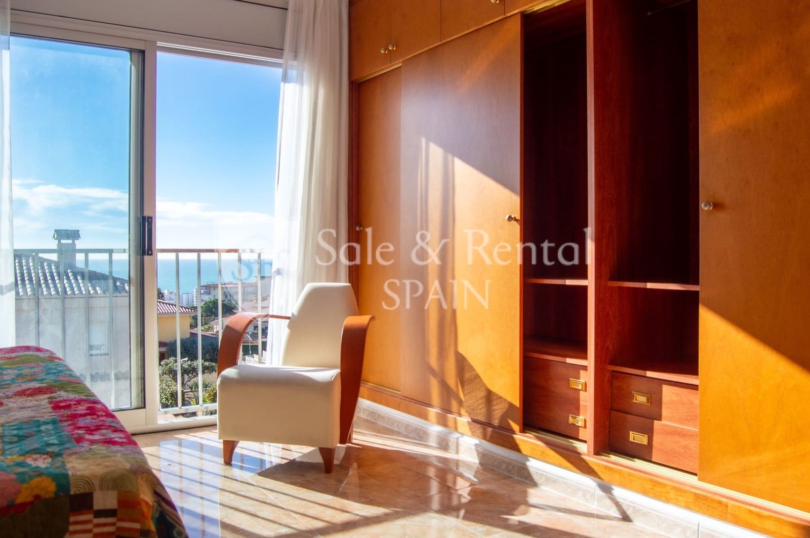 5 soveværelse Semi-Rækkehus til salg i Lloret de Mar med swimmingpool - € 649.000 (Ref: 9542980)