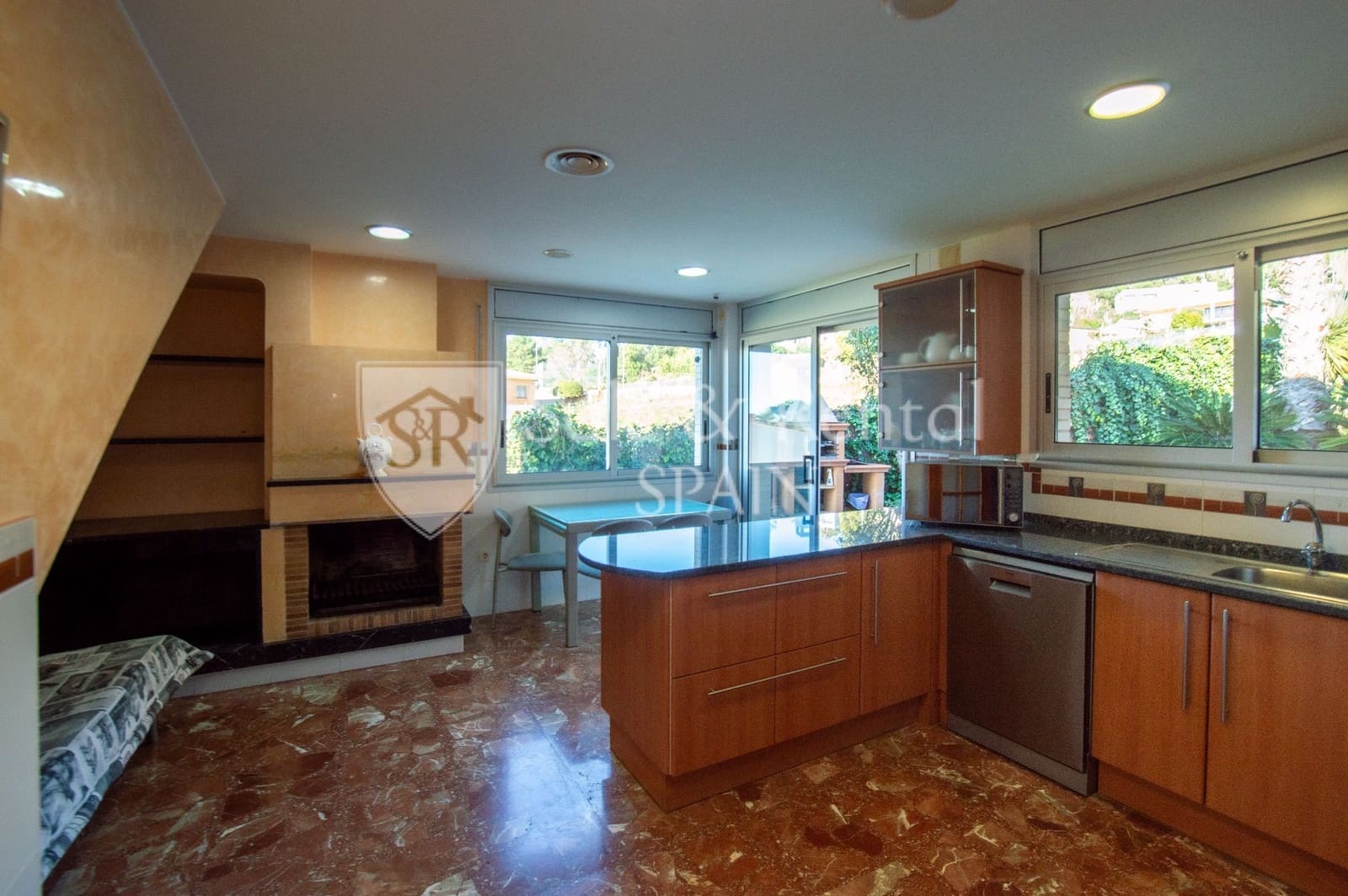 5 soveværelse Semi-Rækkehus til salg i Lloret de Mar med swimmingpool - € 649.000 (Ref: 9542980)