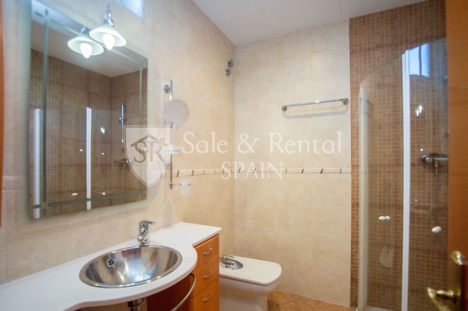 5 soveværelse Semi-Rækkehus til salg i Lloret de Mar med swimmingpool - € 649.000 (Ref: 9542980)