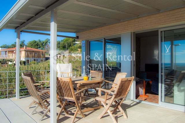 5 soveværelse Semi-Rækkehus til salg i Roca Grossa, Lloret de Mar med swimmingpool - € 649.000 (Ref: 9542980)