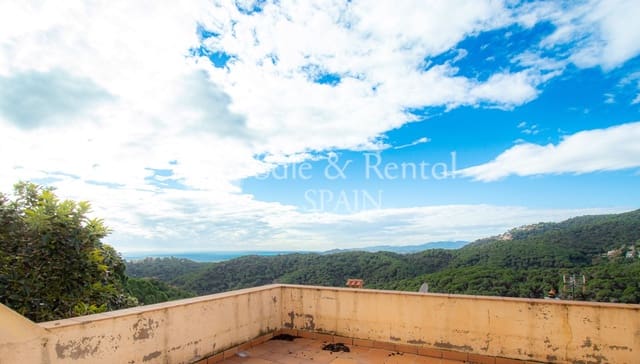Chalet de 5 habitaciones en Serra Brava, Lloret de Mar en venta con piscina garaje - 499.000 € (Ref: 9547508)